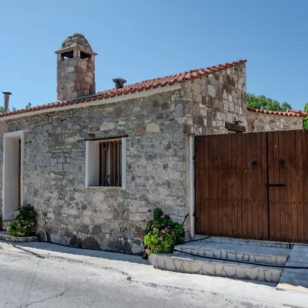 Sousannou Stone House, 3 Bedroom Mountain Escape With Bbq And Fireplace *