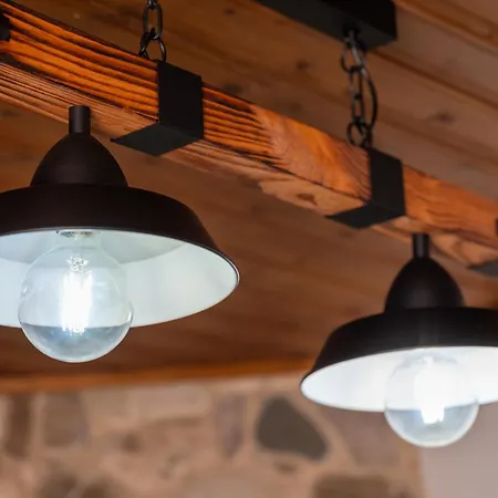 Sousannou Stone House, 3 Bedroom Mountain Escape With Bbq And Fireplace *