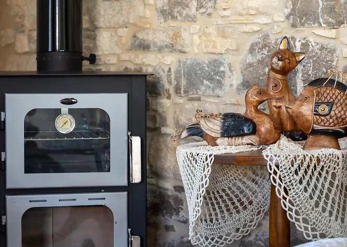 Sousannou Stone House, 3 Bedroom Mountain Escape With Bbq And Fireplace