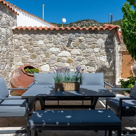 Sousannou Stone House, 3 Bedroom Mountain Escape With Bbq And Fireplace Nyaraló Galatariá