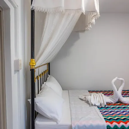 Feriehus Sousannou Stone House, 3 Bedroom Mountain Escape With Bbq And Fireplace Galataria