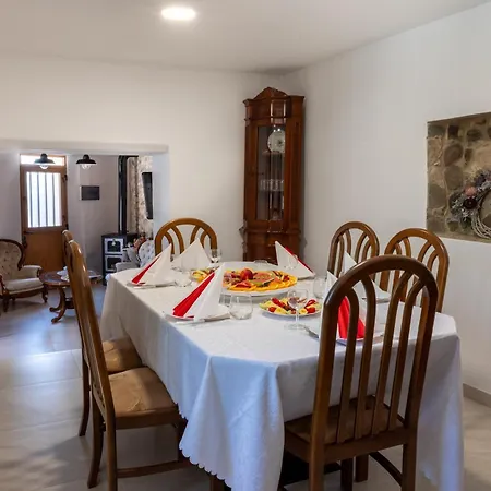 Feriehus Sousannou Stone House, 3 Bedroom Mountain Escape With Bbq And Fireplace *
