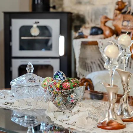 בית נופש Sousannou Stone House, 3 Bedroom Mountain Escape With Bbq And Fireplace Galataria