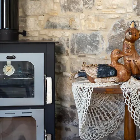 Sousannou Stone House, 3 Bedroom Mountain Escape With Bbq And Fireplace