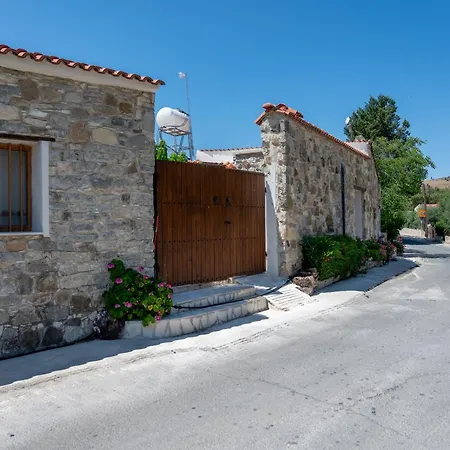 Feriehus Sousannou Stone House, 3 Bedroom Mountain Escape With Bbq And Fireplace *