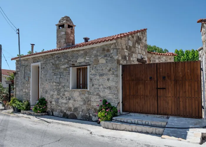 Sousannou Stone House, 3 Bedroom Mountain Escape With Bbq And Fireplace *