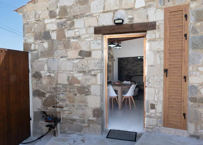 Sousannou Stone House, 3 Bedroom Mountain Escape With Bbq And Fireplace