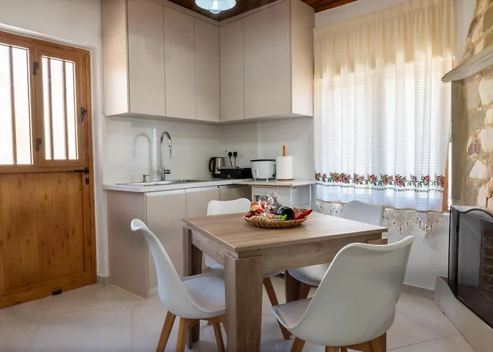 Sousannou Stone House, 3 Bedroom Mountain Escape With Bbq And Fireplace